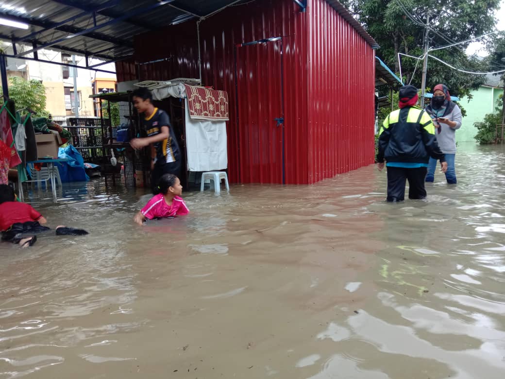 Ratusan rumah dilanda banjir kilat di Pulau Pinang