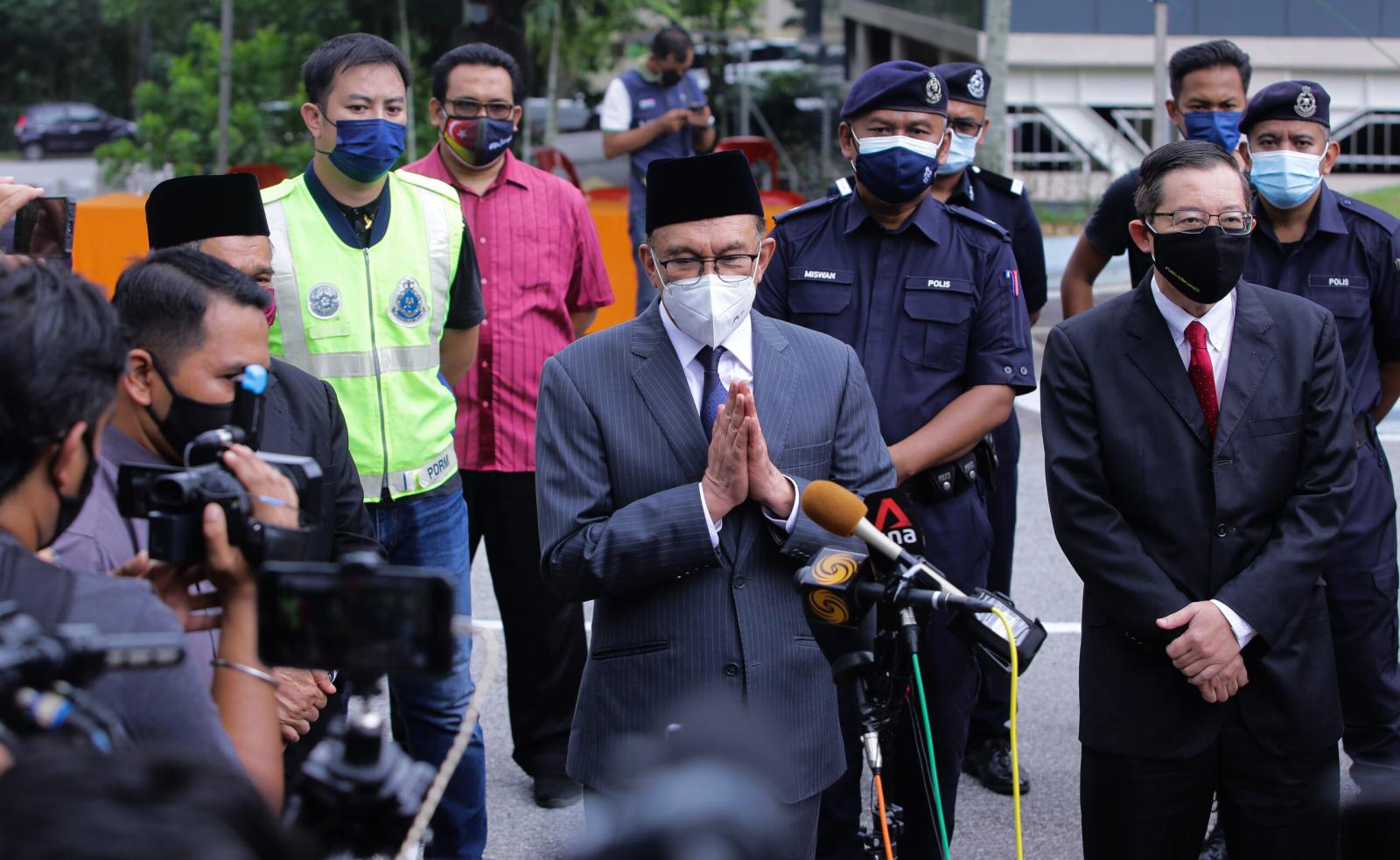 Istana tidak jemput kem PH, peluang Anwar malap?