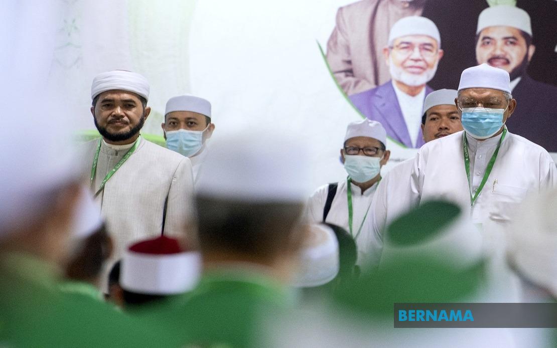 Majlis Syura Pas pertahan Muhyiddin, Takiyuddin