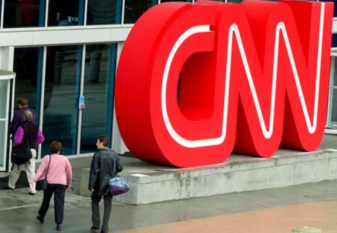 CNN pecat 3 pekerja hadir ke pejabat tanpa divaksin