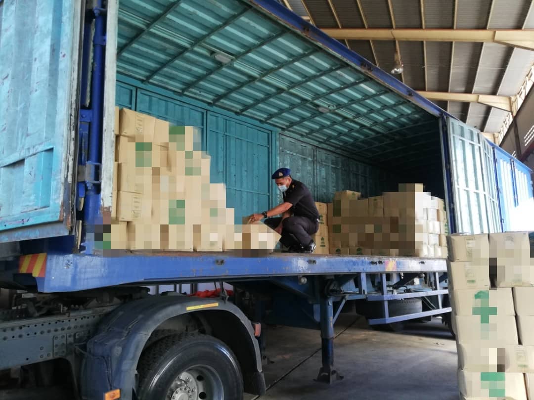 KPDNHEP patahkan cubaan seludup 17,000 kg minyak masak