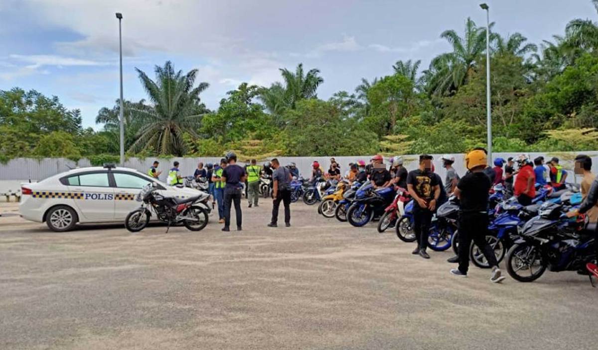 Polis ‘kepung’ 190 kumpulan remaja berkonvoi motosikal