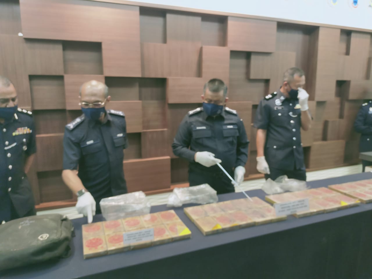 Heroin base, pil kuda bernilai RM1.4 juta dirampas