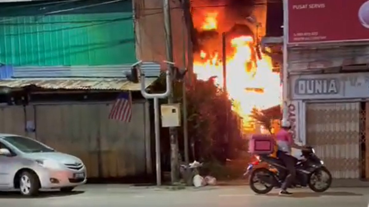 keluarga rumah kebakaran Jalan Zainab