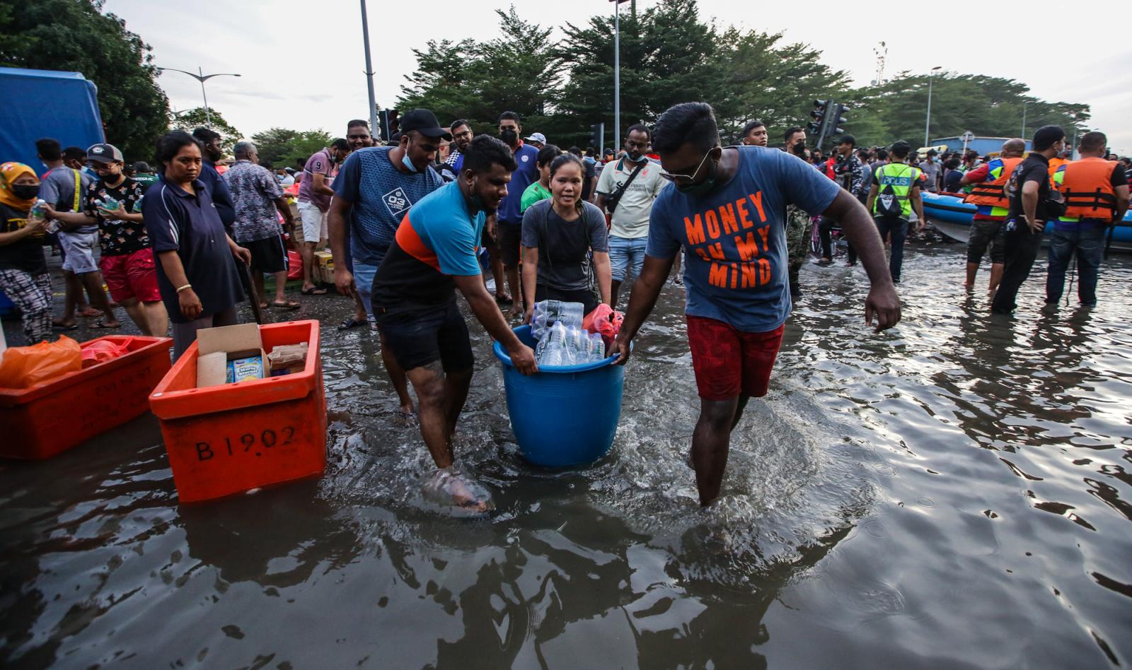 Mangsa banjir perlu bantuan kewangan, dapur, tong gas