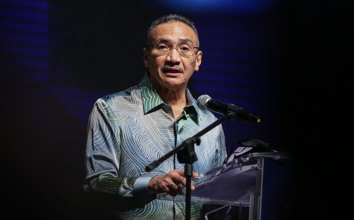 Tiada lagi PKP, kawalan lebih ketat di sempadan negara – Hishammuddin