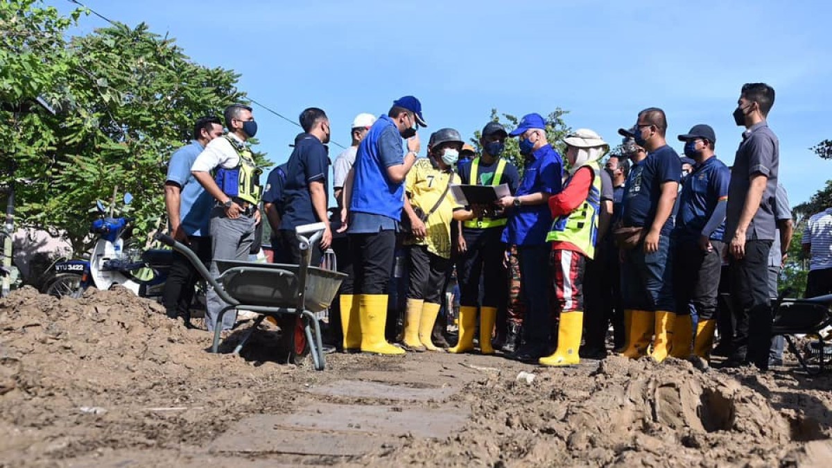 ismail sabri yaakob EKVE banjir hulu langat