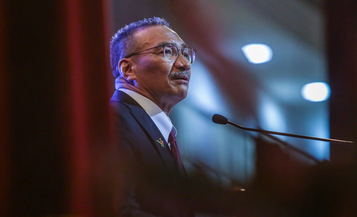 Hishammuddin Hussein disahkan positif COVID-19