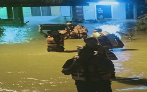Bomba selamatkan 295 mangsa terperangkap banjir di Negeri Sembilan