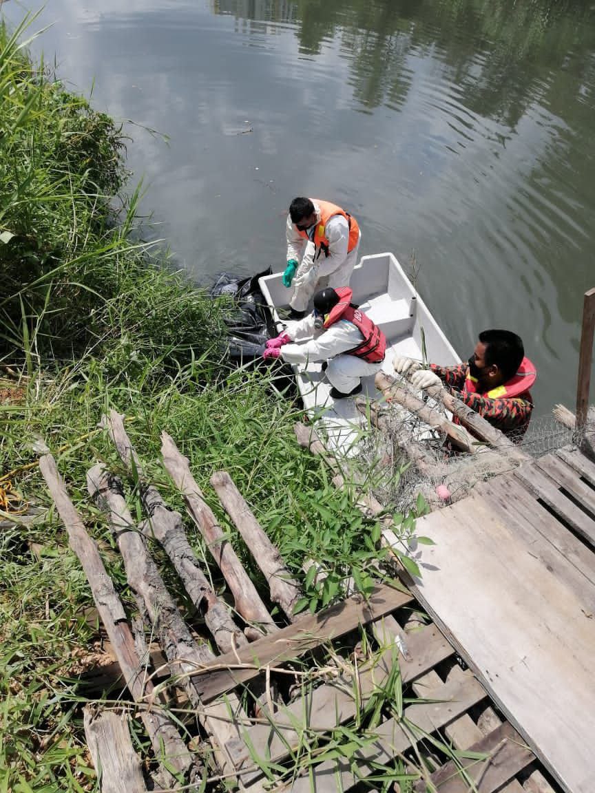 Mayat wanita warga emas ditemukan dalam Sungai Plentong