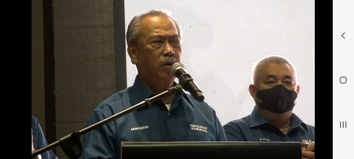 ‘Itu duit rakyatlah’’ – Muhyiddin bidas Najib