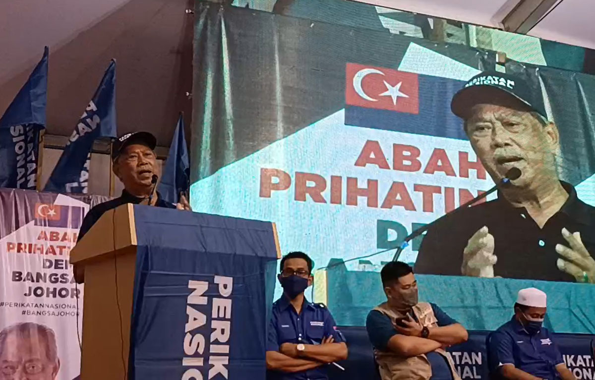 Hasil desakan Muhyiddin, akhirnya kerajaan buka sempadan negara