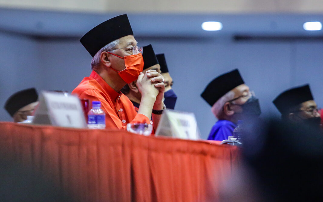 kerajaan PRU-15 tekanan dalaman UMNO