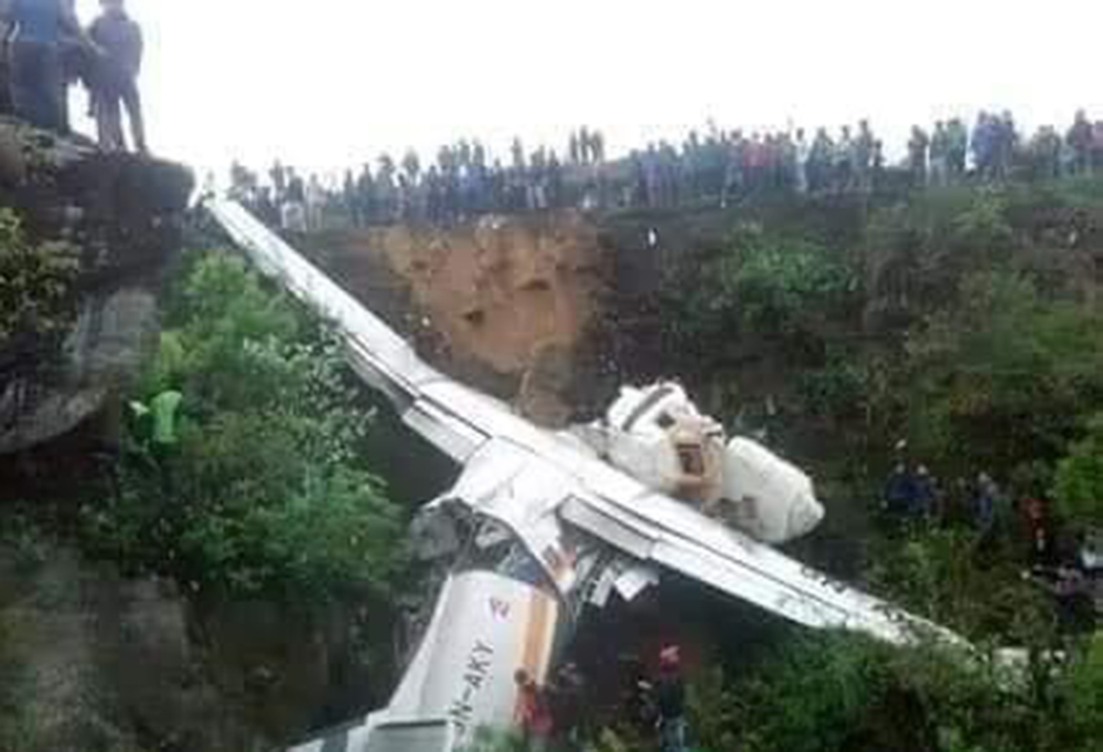 pesawat kecil Cameroon plane crash