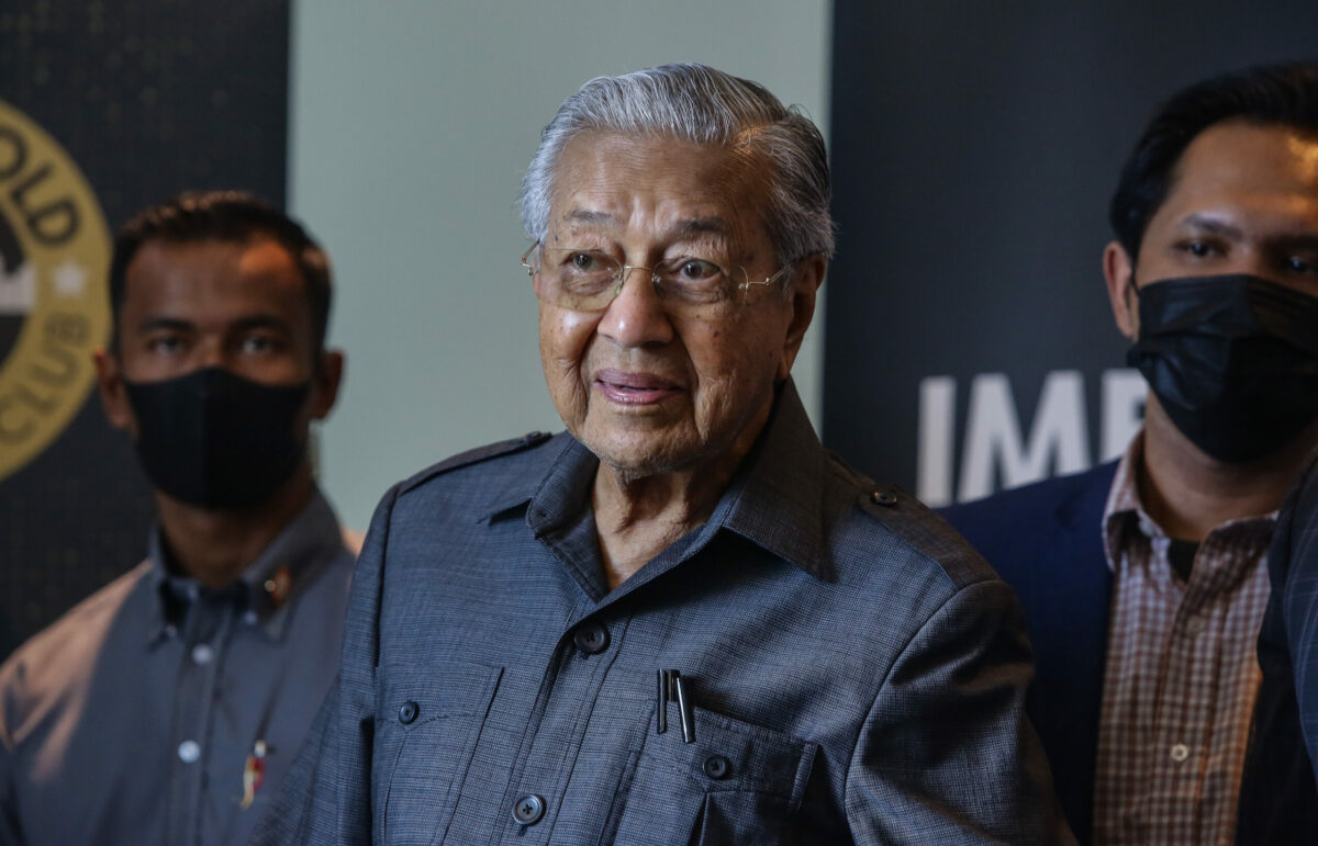 Dr Mahathir persoal Najib henti bayar waris Kesultanan Sulu