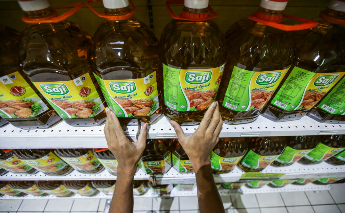 Kerajaan warta harga maksimum minyak masak botol