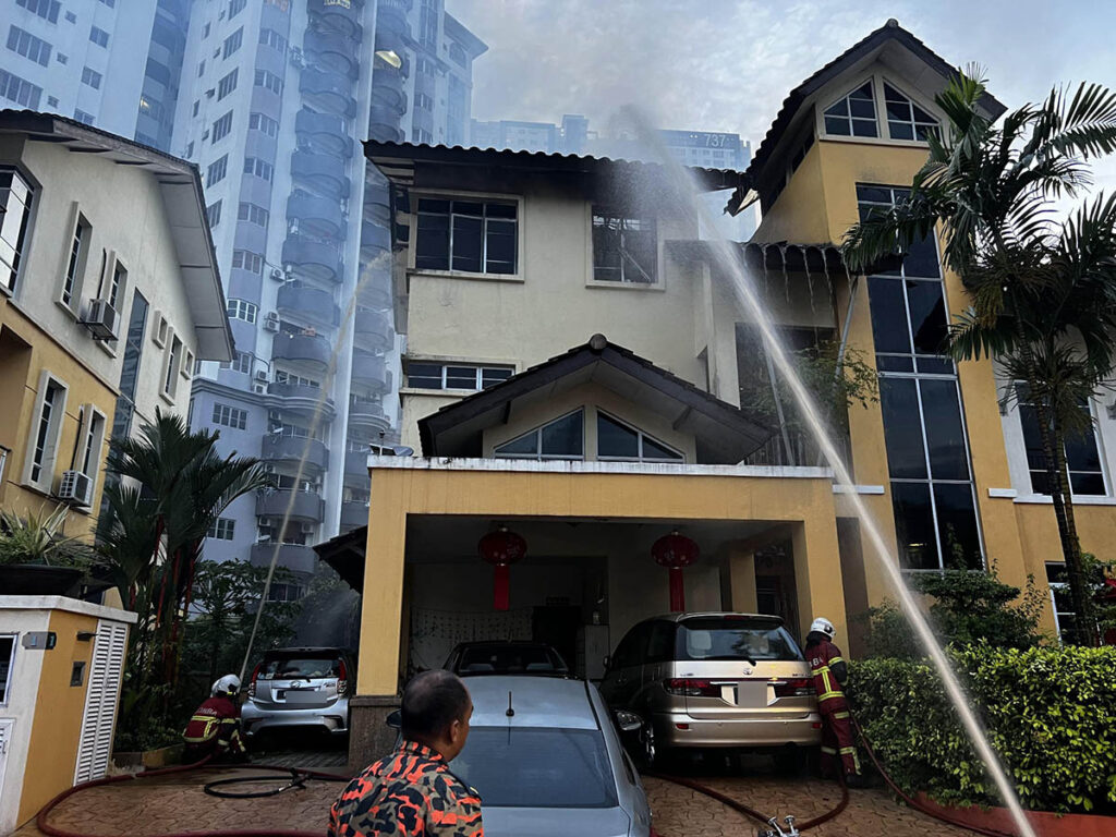 banglo empat tingkat terbakar bungalow fire Kuala Lumpur