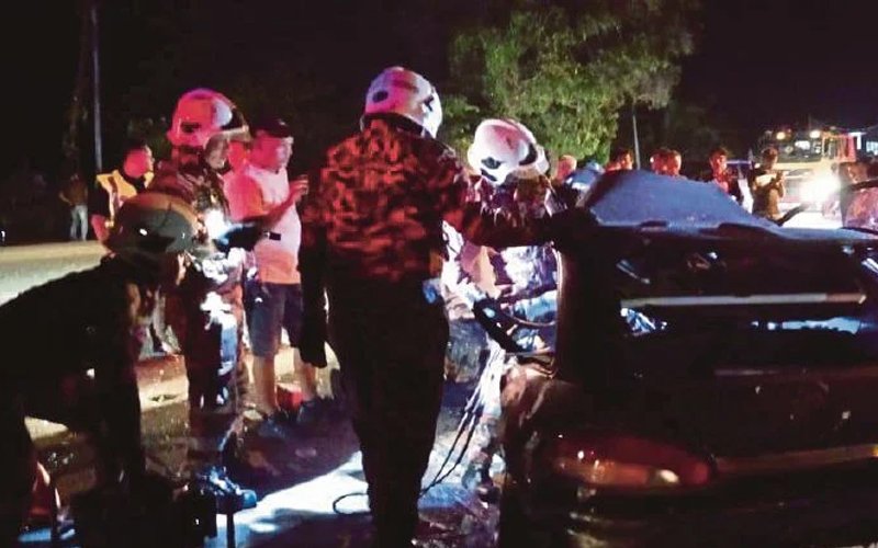 Dua maut dalam kemalangan libat tiga kenderaan