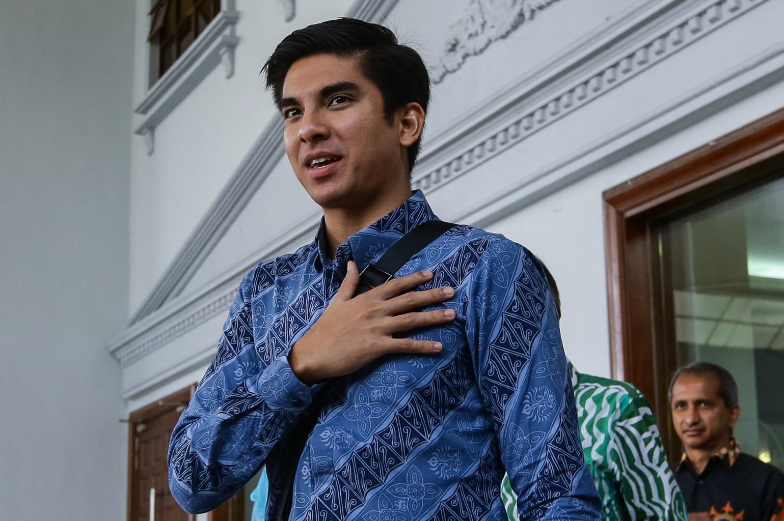 Lebih baik kritik secara terbuka daripada tandatangan SD diam-diam, kata Syed Saddiq