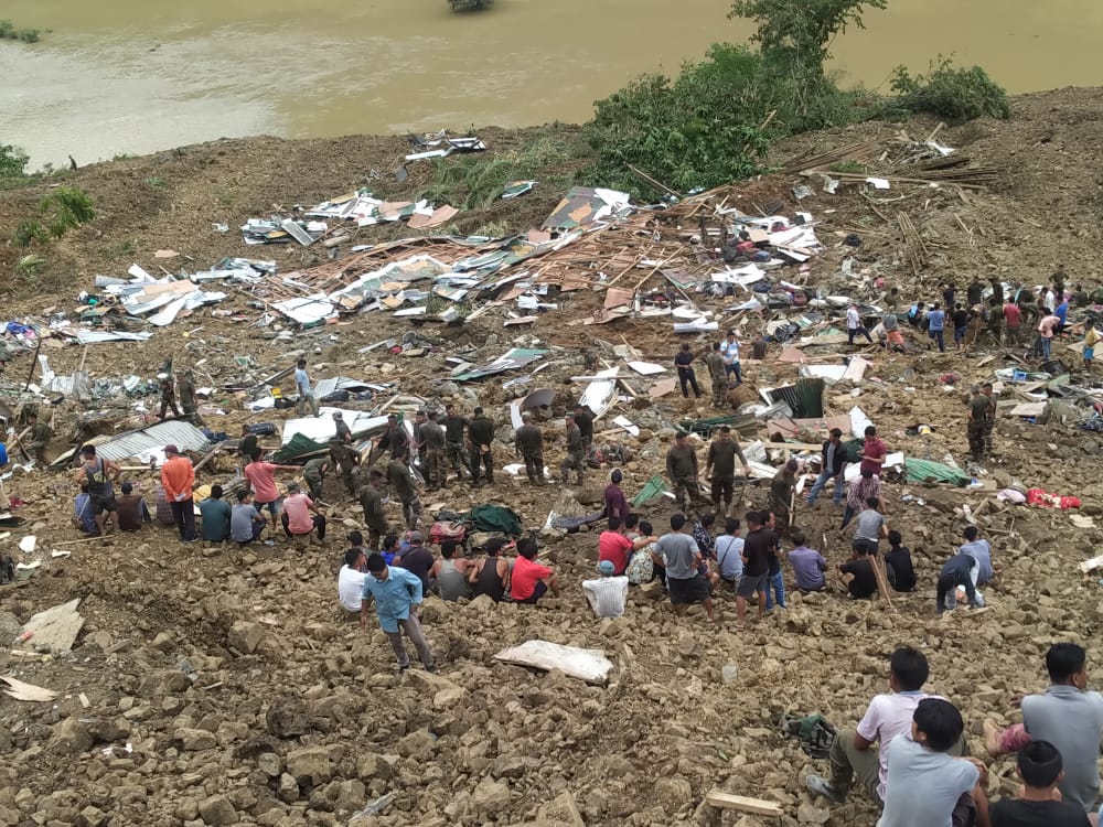 Tanah runtuh ragut 42 nyawa, 20 masih hilang