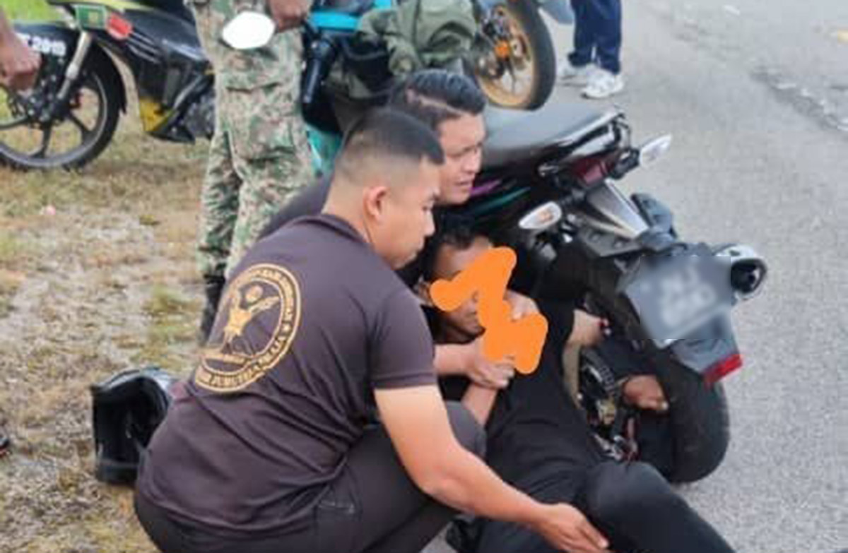 Tangan askar hampir putus masuk rim motosikal