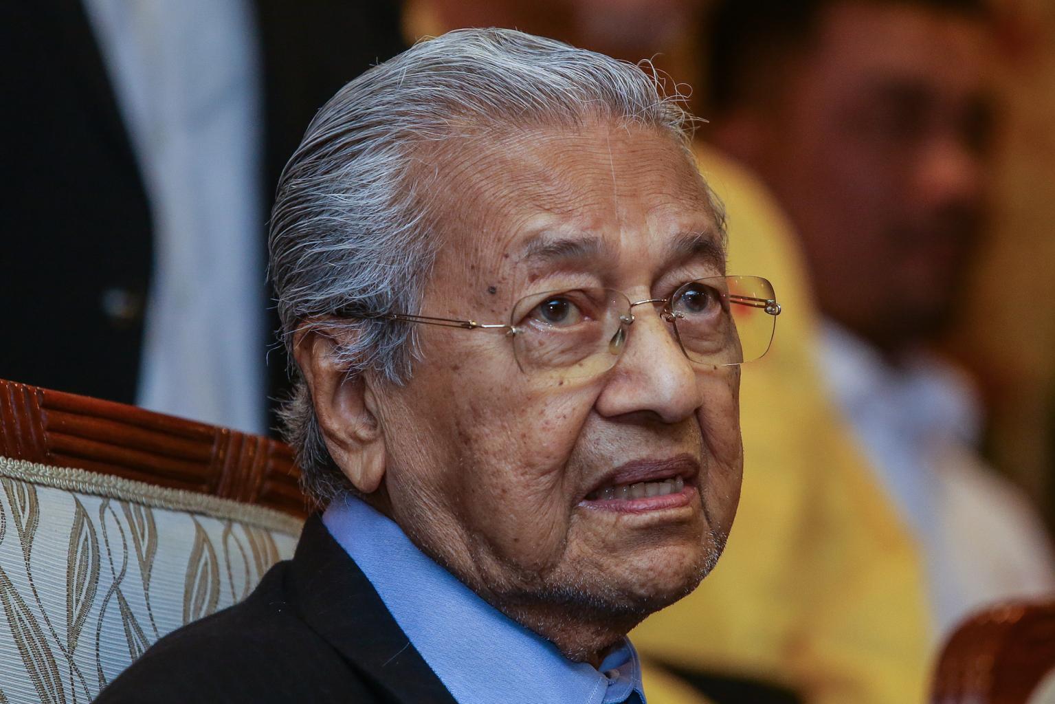 AGC wakili Tun M dalam saman Halim Saad