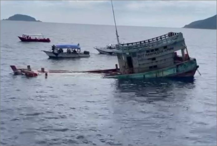 40 bot nelayan asing jadi tukun tiruan di Terengganu