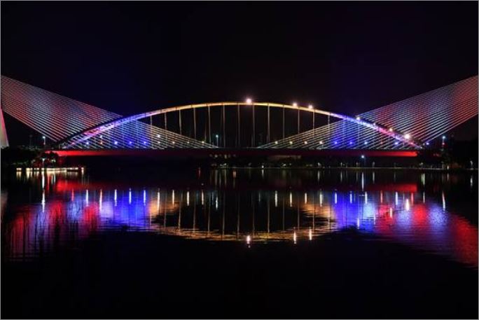 Putrajaya bermandikan cahaya warna Jalur Gemilang hingga 16 September