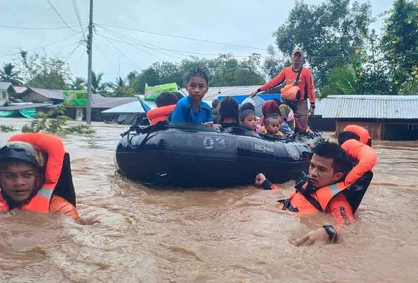 Sekurang-kurangnya 13 terkorban dalam banjir kilat