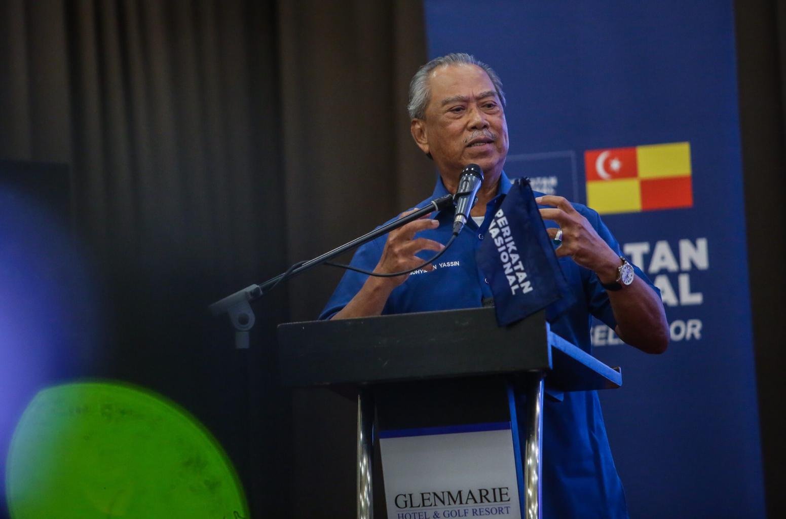 Pemimpin UMNO bergelumang rasuah, PH pula tak tepati janji – Muhyiddin