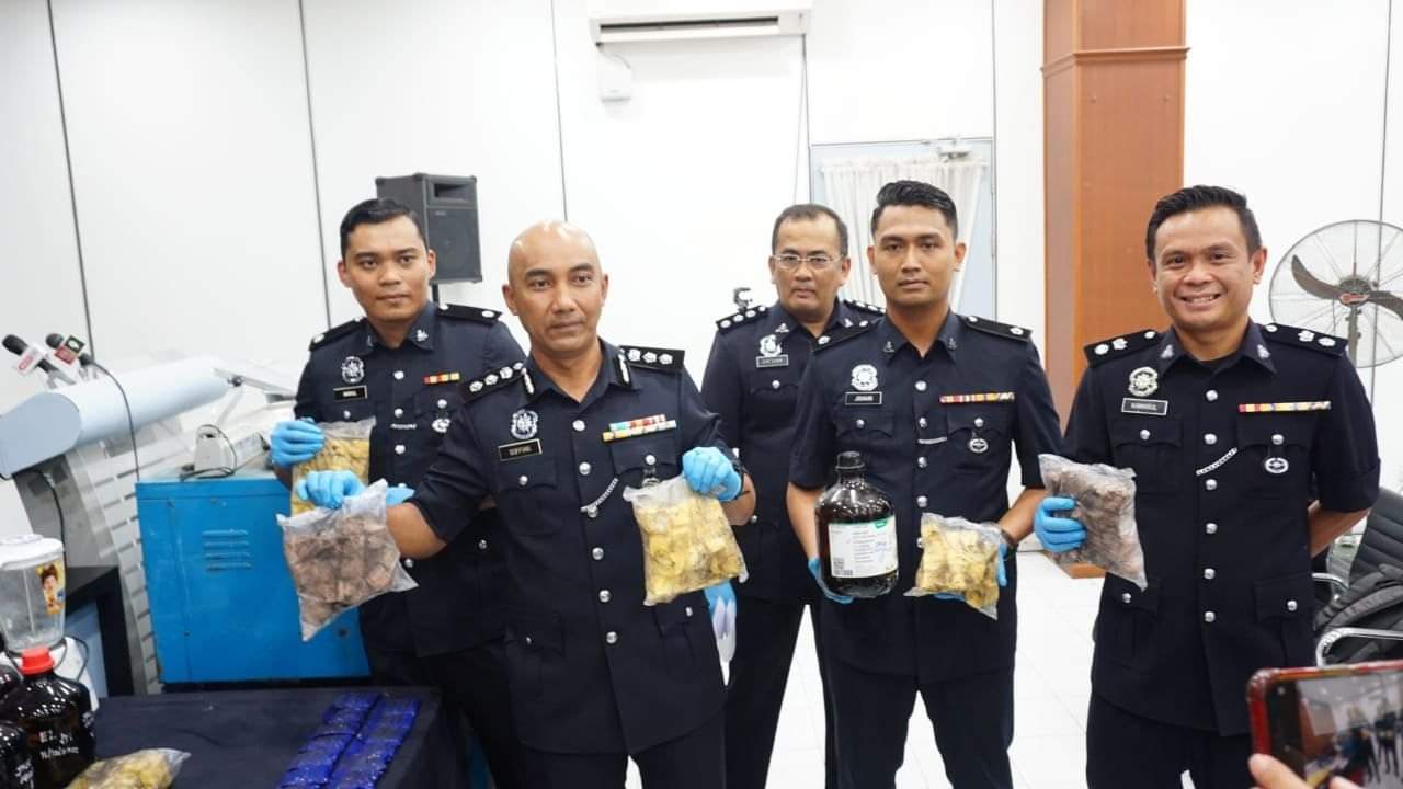 Pasangan suami isteri dalang makmal proses heroin