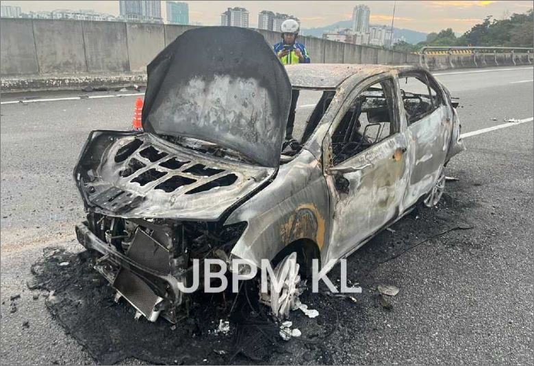 Wanita rentung nahas dua kereta di Lebuh Raya MEX