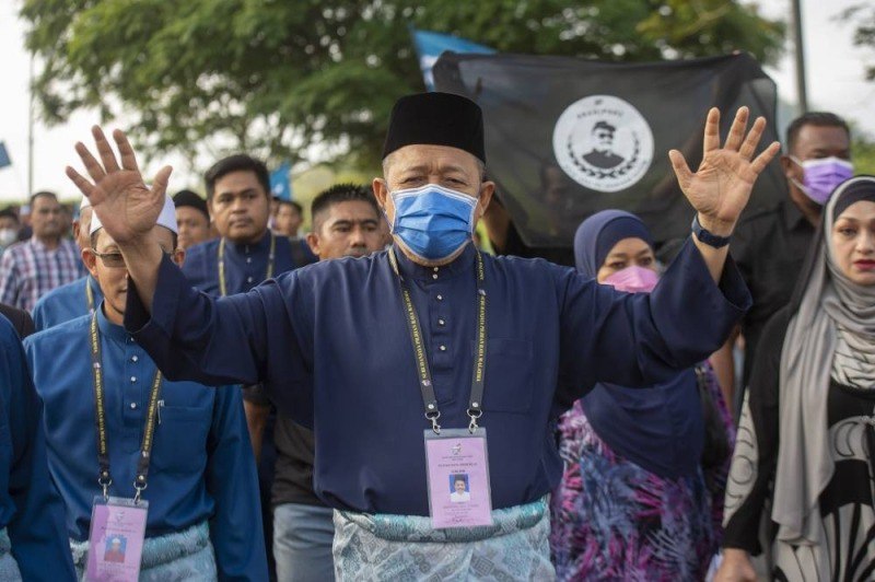 ‘Saya tak terbabit dalam kempen suami’, kata isteri Shahidan