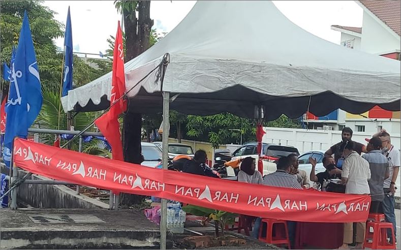 PH diri khemah depan pusat undi, ejen BN lapor polis