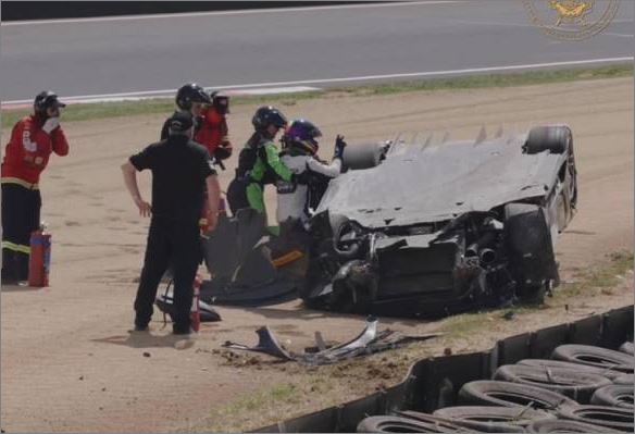 Tunku Putera Johor selamat dalam kemalangan pada perlumbaan GT Australia