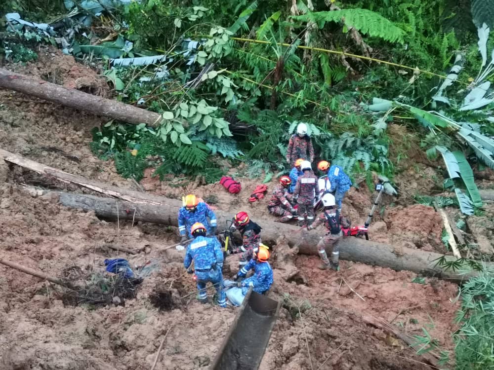 Tanah Runtuh Batang Kali: 92 mangsa ditemui, 8 maut setakat 9.15 pagi