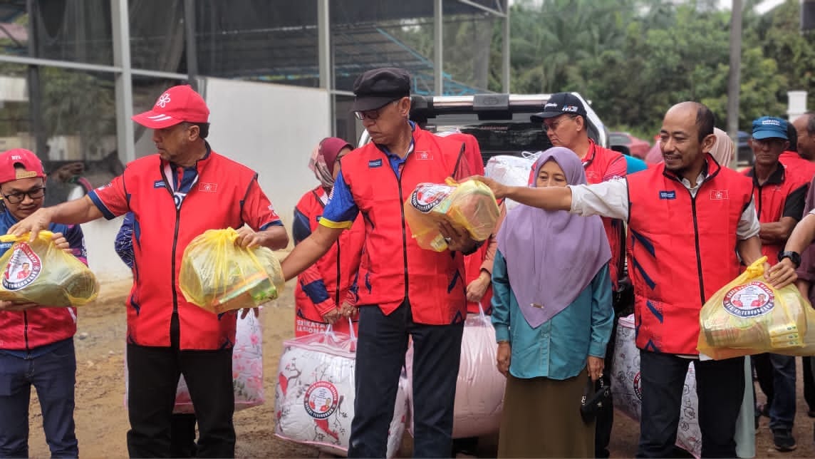 Skuad Prihatin Bersatu santuni tahfiz terjejas banjir