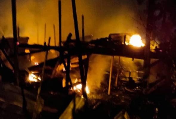 33 tinggal sehelai sepinggang, 5 rumah musnah dalam kebakaran