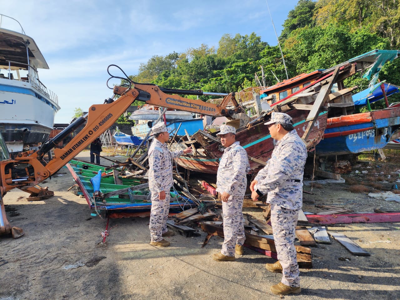 Maritim Malaysia Pulau Pinang lupus bot, peralatan nelayan bernilai RM192,000