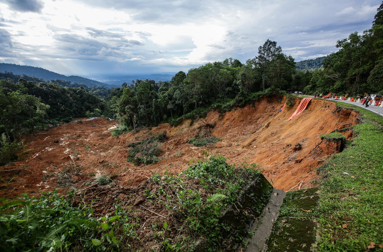 Kronologi kejadian tanah runtuh sepanjang 2022