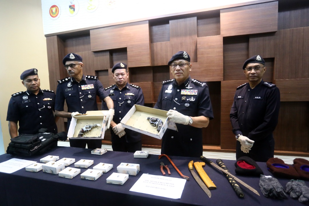 Polis tembak mati dua penjenayah, dipercayai anggota kumpulan samun terancang