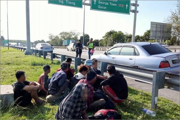 Sumbat 11 PATI dalam Proton Waja, lelaki ‘lesap’ nampak kereta polis