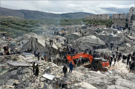 Hampir 8,000 maut gempa Turkiye, Syria, kekurangan kelengkapan burukkan keadaan