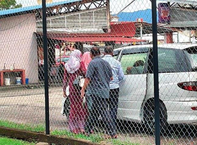 3 beradik termasuk 2 bergelar Datuk tidak mengaku salah cederakan ibu tiri