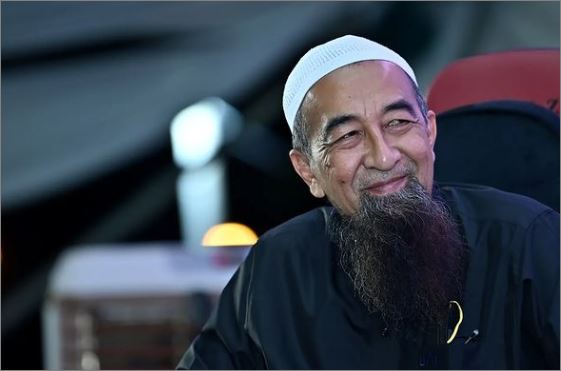 ‘Raya dengan nampak anak bulan, bukan buat kalendar awal-awal’ – UAI