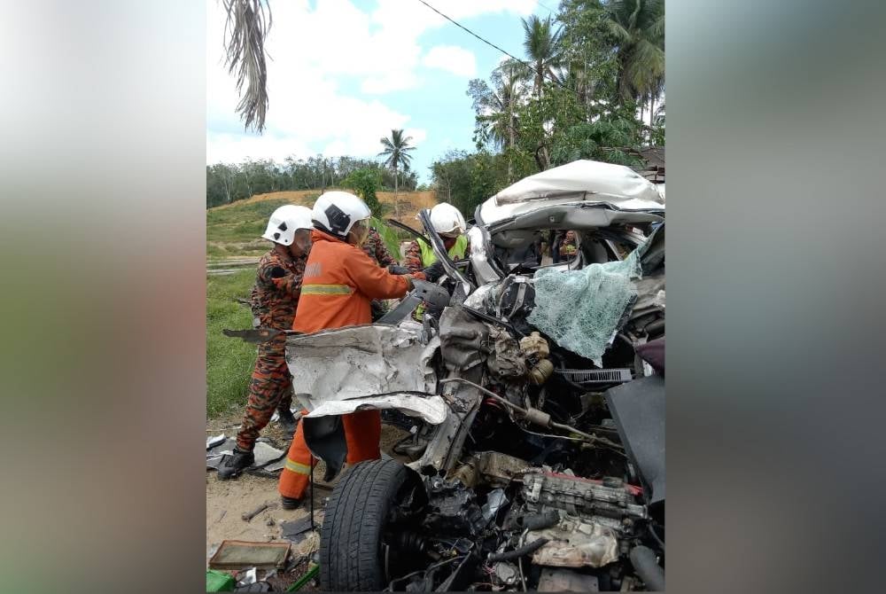 Suami isteri maut, anak lelaki parah nahas lima kenderaan