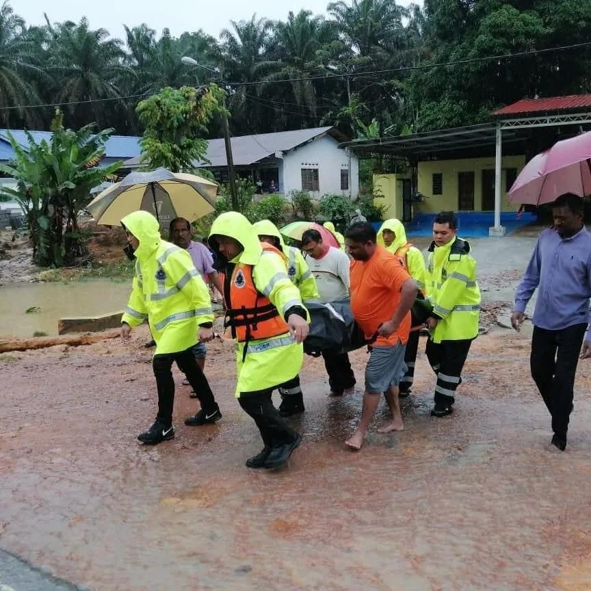 Pekerja kilang sawit korban pertama banjir di Johor