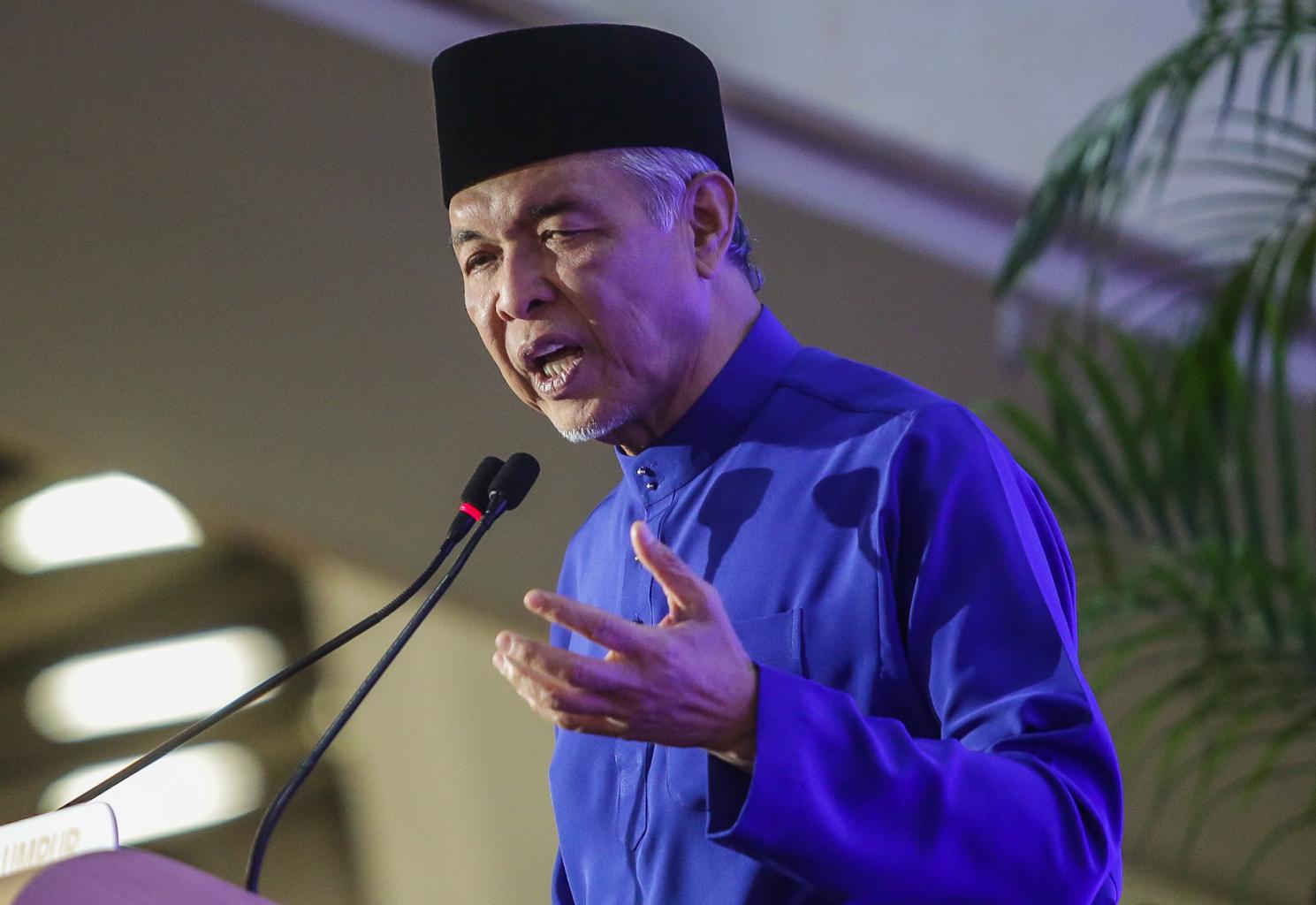 Jangan berpolitik : Zahid nasihatlah dulu ‘pemimpin kanan itu’