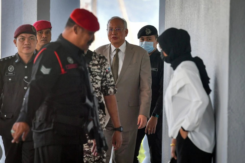 1MDB: ’’Kita akan lihat apa akan berlaku’’ – Najib