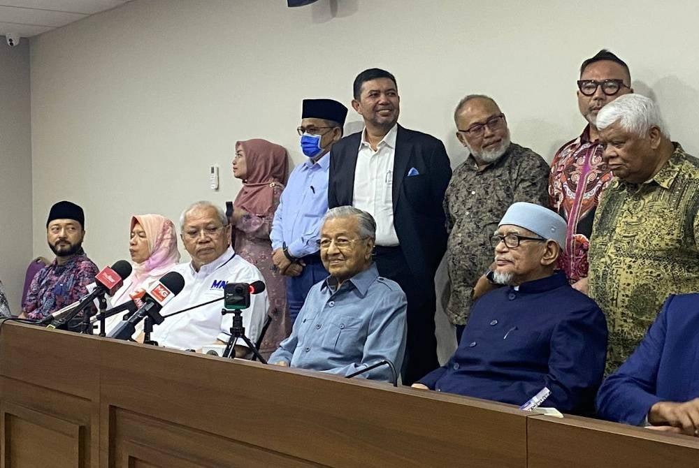 ‘Proklamasi bukan menolak hak orang bukan Melayu’, kata Mahathir